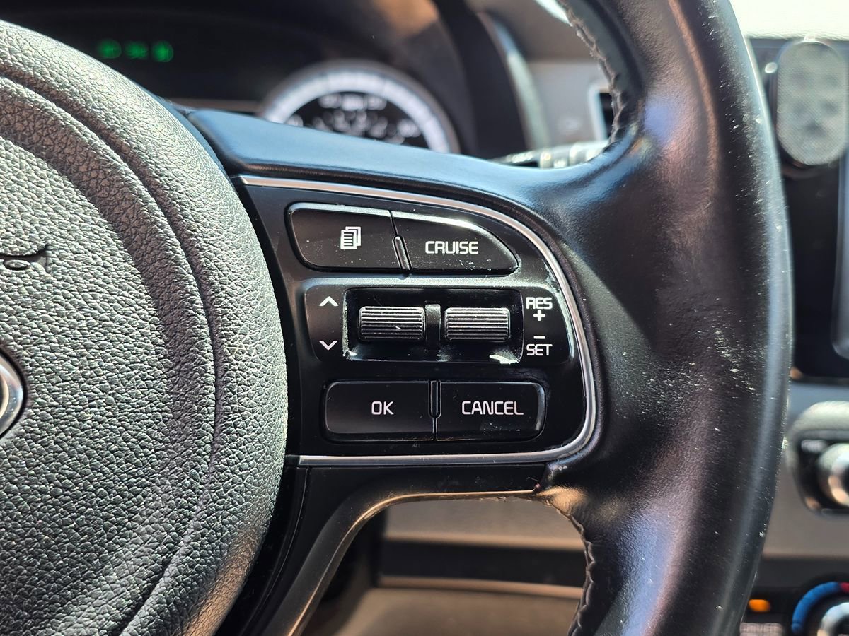Used 2018 Kia Niro EX FWD image 31