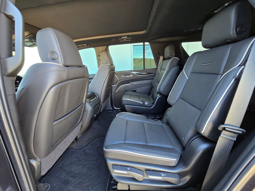 Used 2024 Cadillac Escalade Sport w/ LPO, ONYX Package AWD/4WD image 15