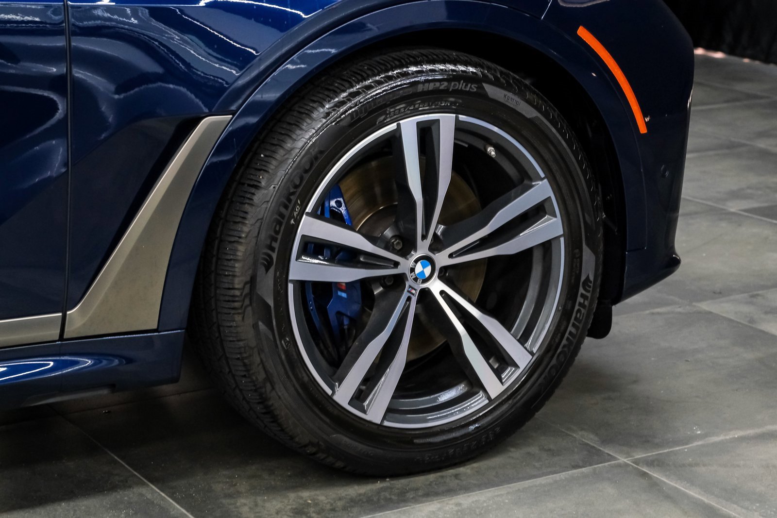 Used 2022 BMW X7 M50i w/ Executive Package image 60