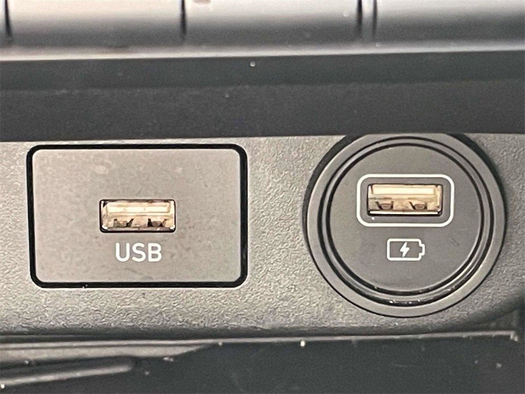 Used 2023 Hyundai Elantra Limited w/ Cargo Package image 23