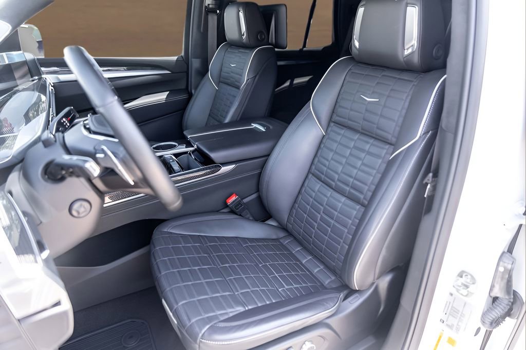 Certified 2025 Cadillac Escalade V AWD/4WD image 7