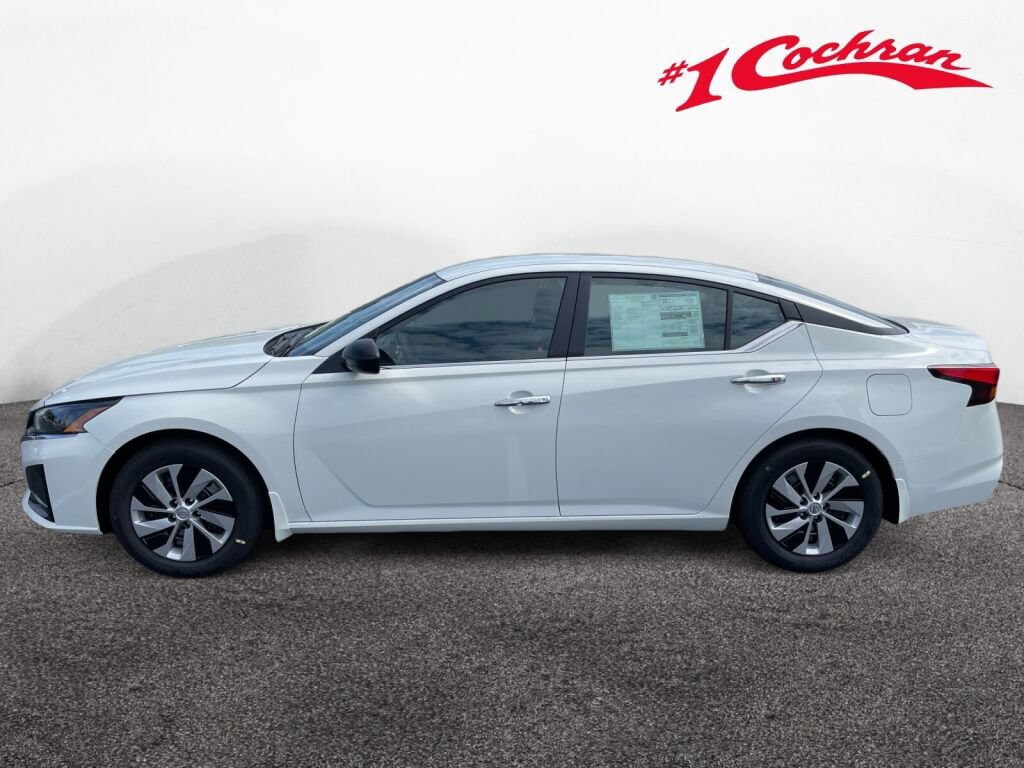 Used 2024 Nissan Altima 2.5 S FWD image 4
