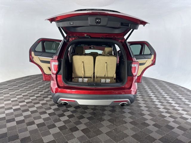 Used 2016 Ford Explorer XLT w/ Equipment Group 202A image 16