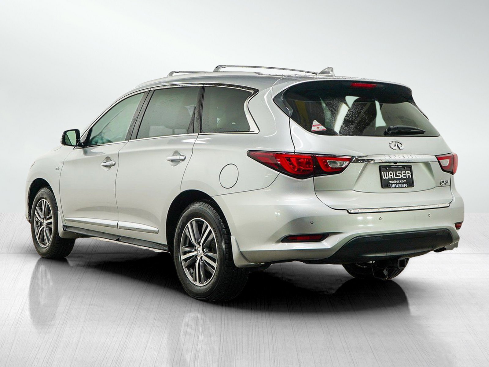 Used 2017 INFINITI QX60 AWD w/ Premium Plus Package image 3