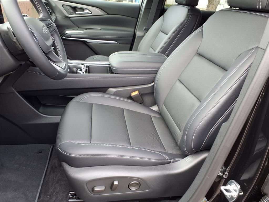 New 2026 Chevrolet Traverse LT w/ Midnight/Sport Edition image 8
