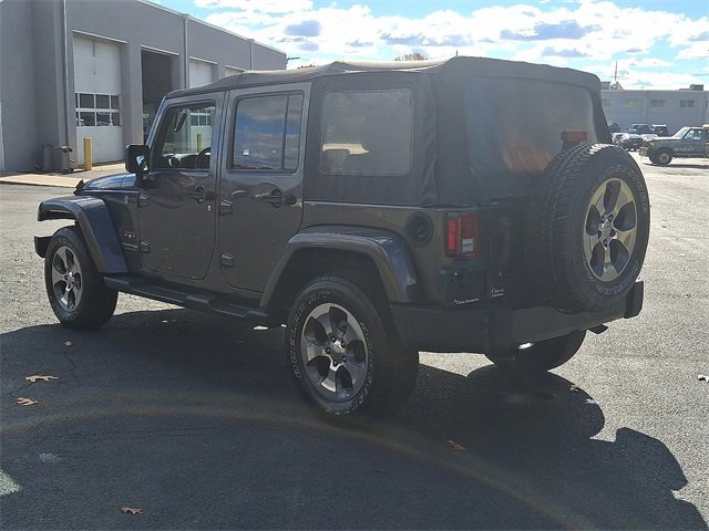 Used 2018 Jeep Wrangler Unlimited Sahara w/ Connectivity Group image 7
