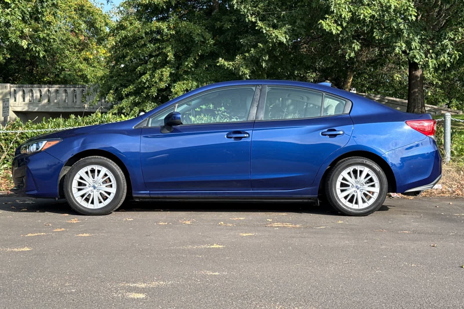 Used 2017 Subaru Impreza 2.0i Premium w/ Popular Package #1 AWD/4WD image 5