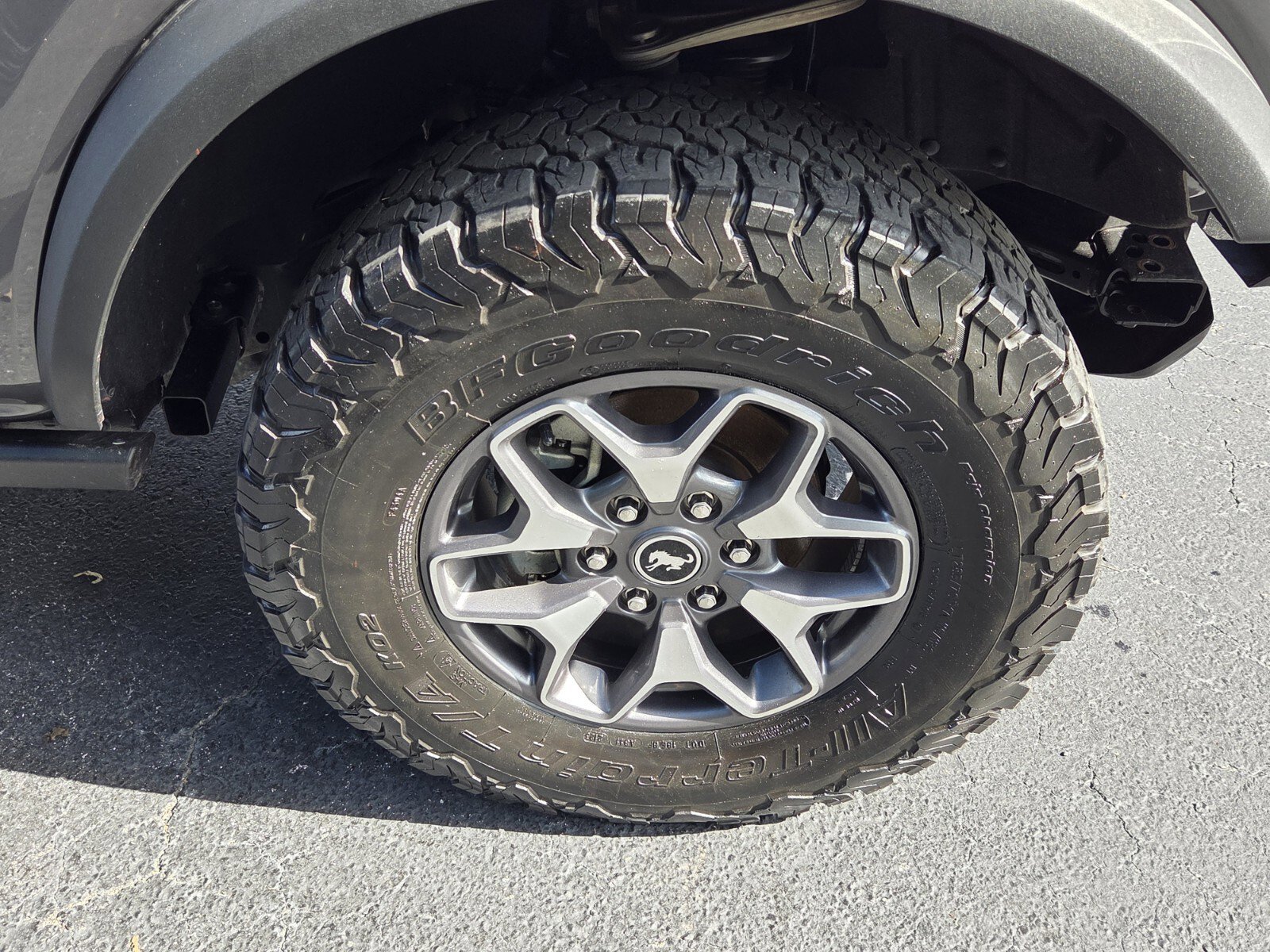 Used 2023 Ford Bronco Badlands image 12