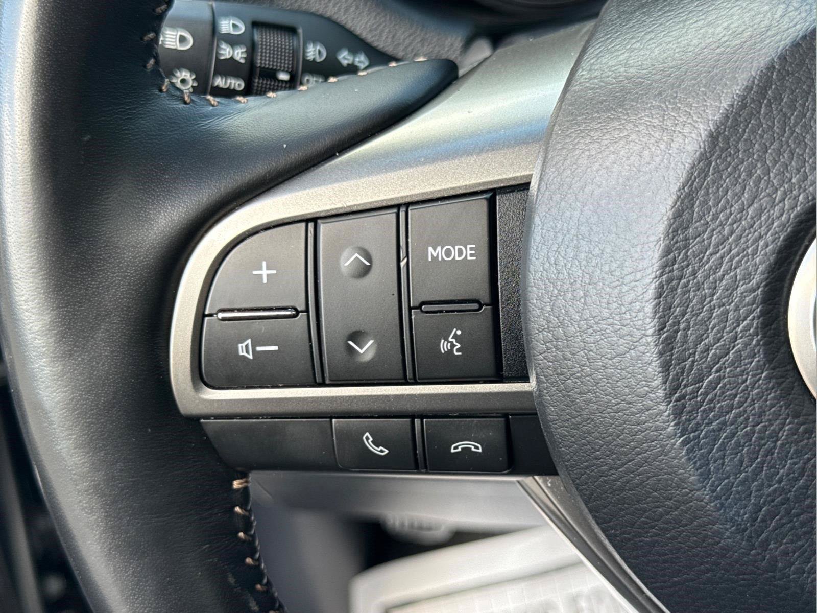 Used 2022 Lexus GX 460 Luxury w/ Sport Design Package AWD/4WD image 21