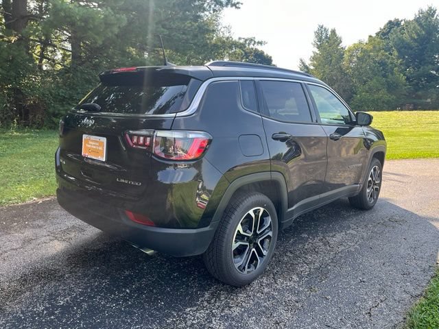 Used 2022 Jeep Compass Limited AWD/4WD image 3