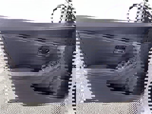 Used 2025 Nissan Sentra S image 23