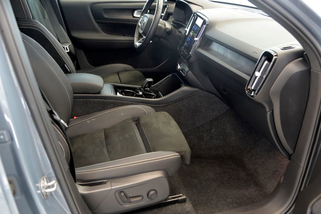 Used 2023 Volvo C40 P8 Recharge Plus image 29