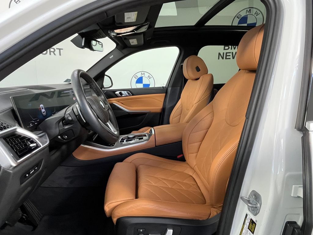 Used 2024 BMW X5 xDrive40i w/ Premium Package AWD/4WD image 14