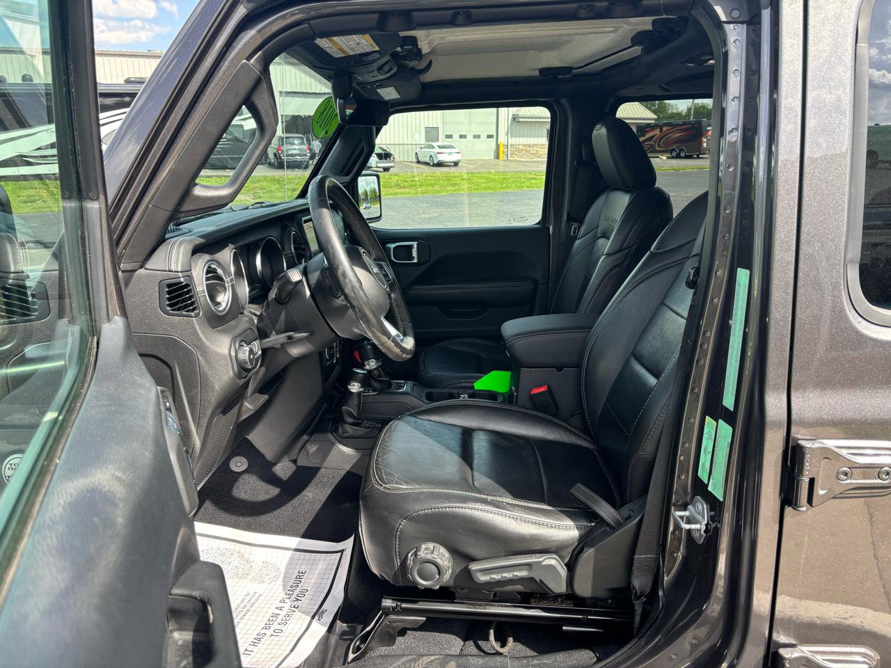 Used 2018 Jeep Wrangler Unlimited Sahara AWD/4WD image 9