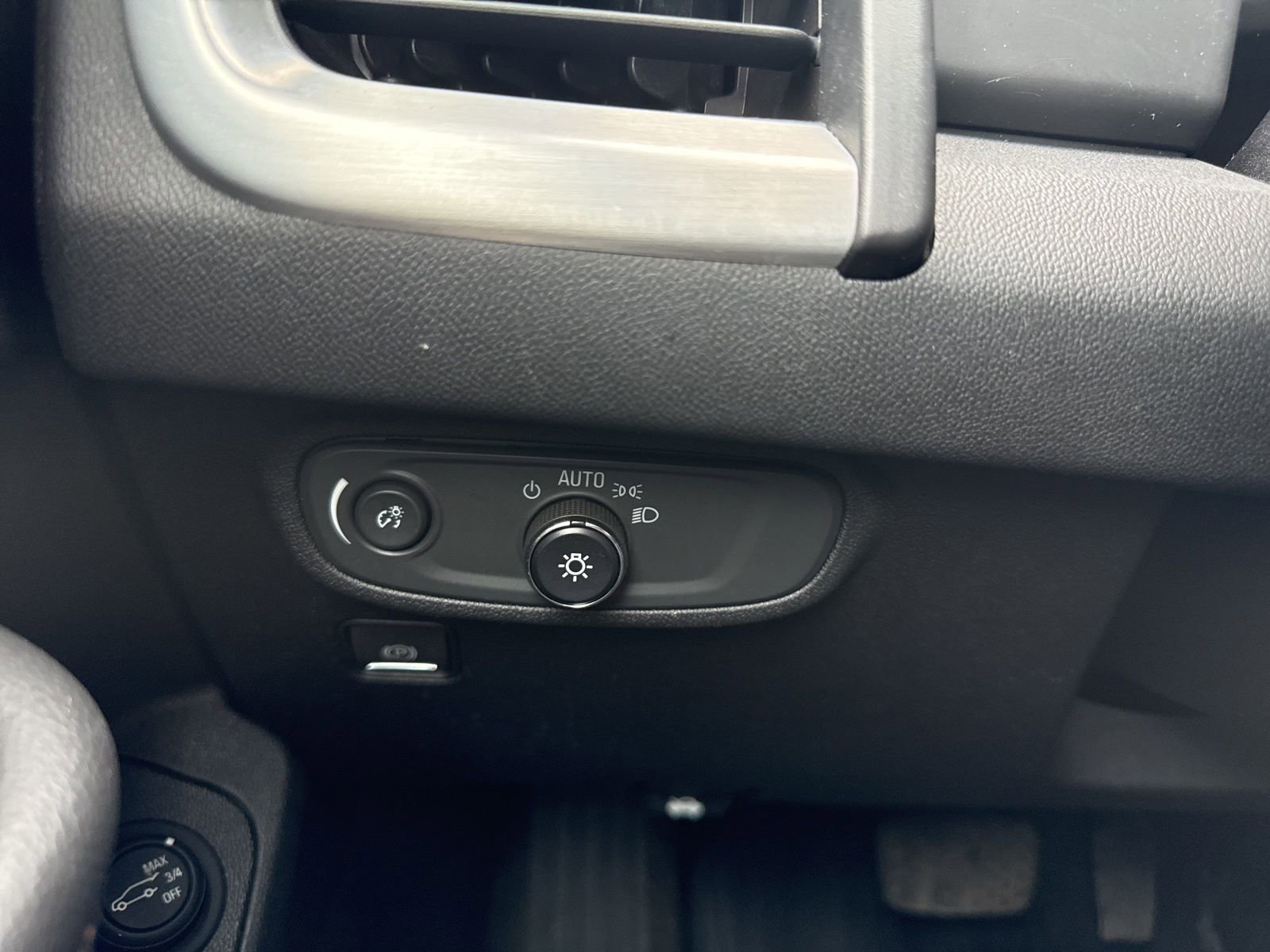 Used 2018 GMC Terrain SLE w/ Driver Convenience Package image 36