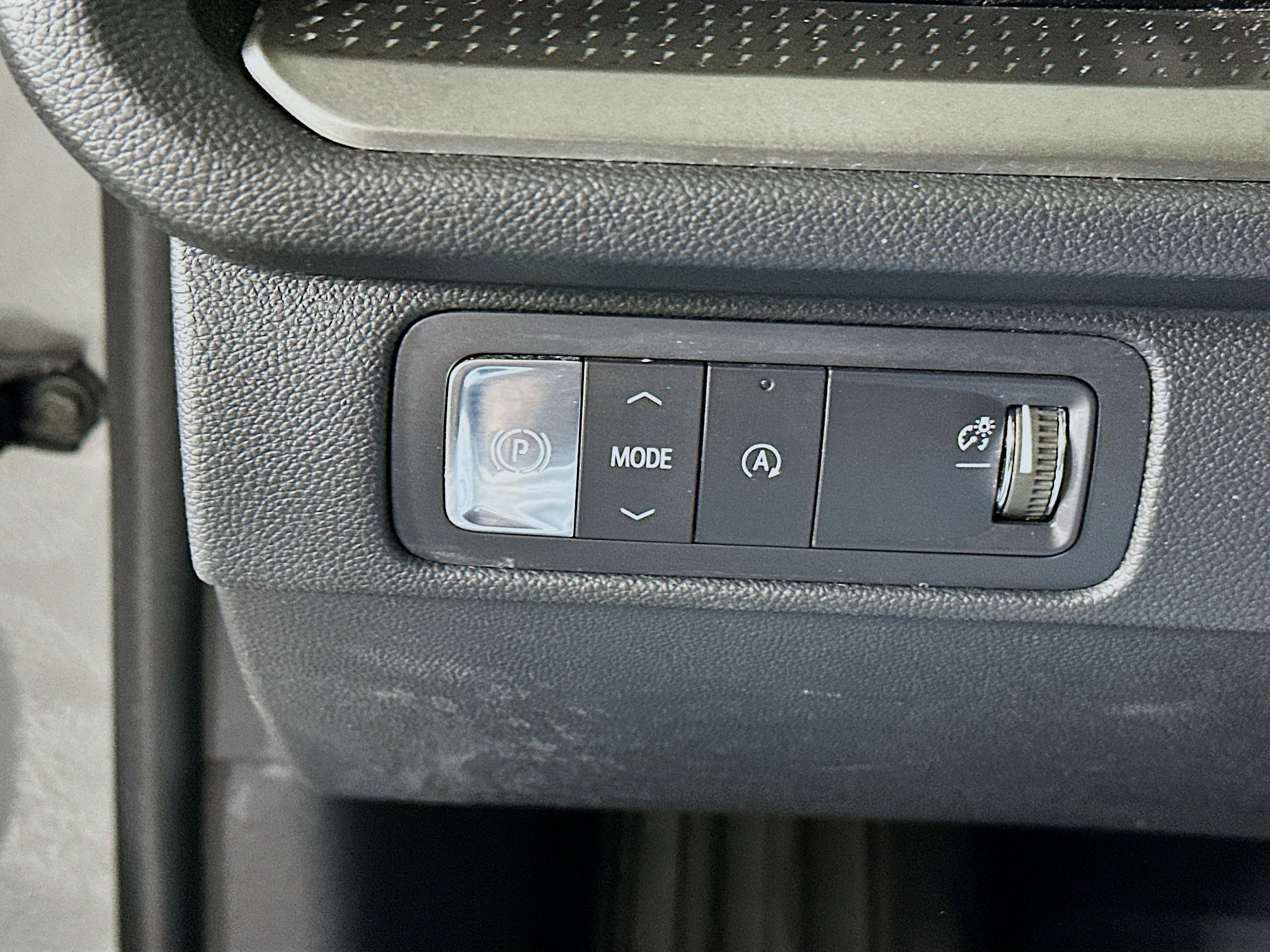 Used 2025 Chevrolet Traverse LT image 17