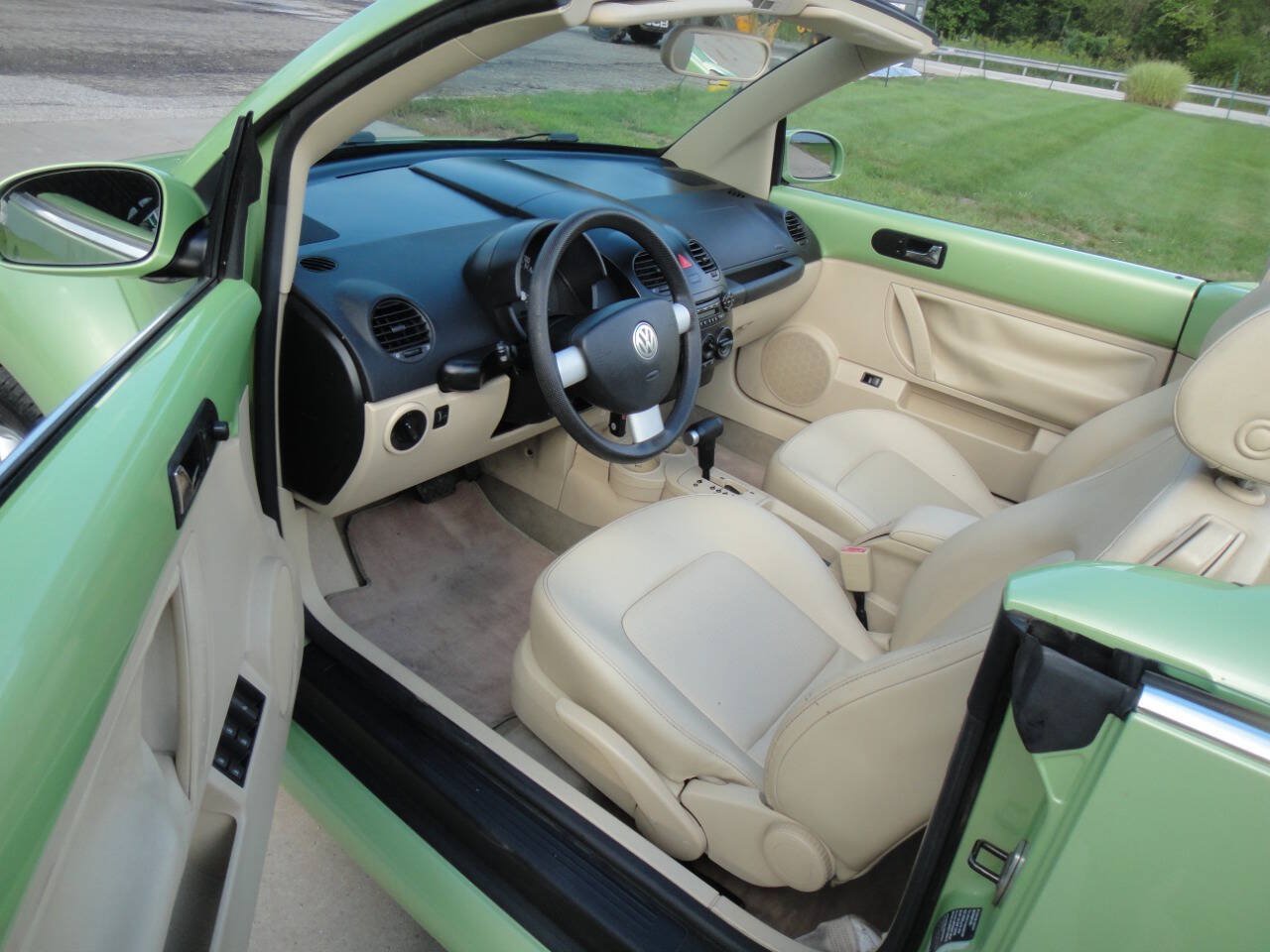 Used 2004 Volkswagen Beetle GLS FWD image 8