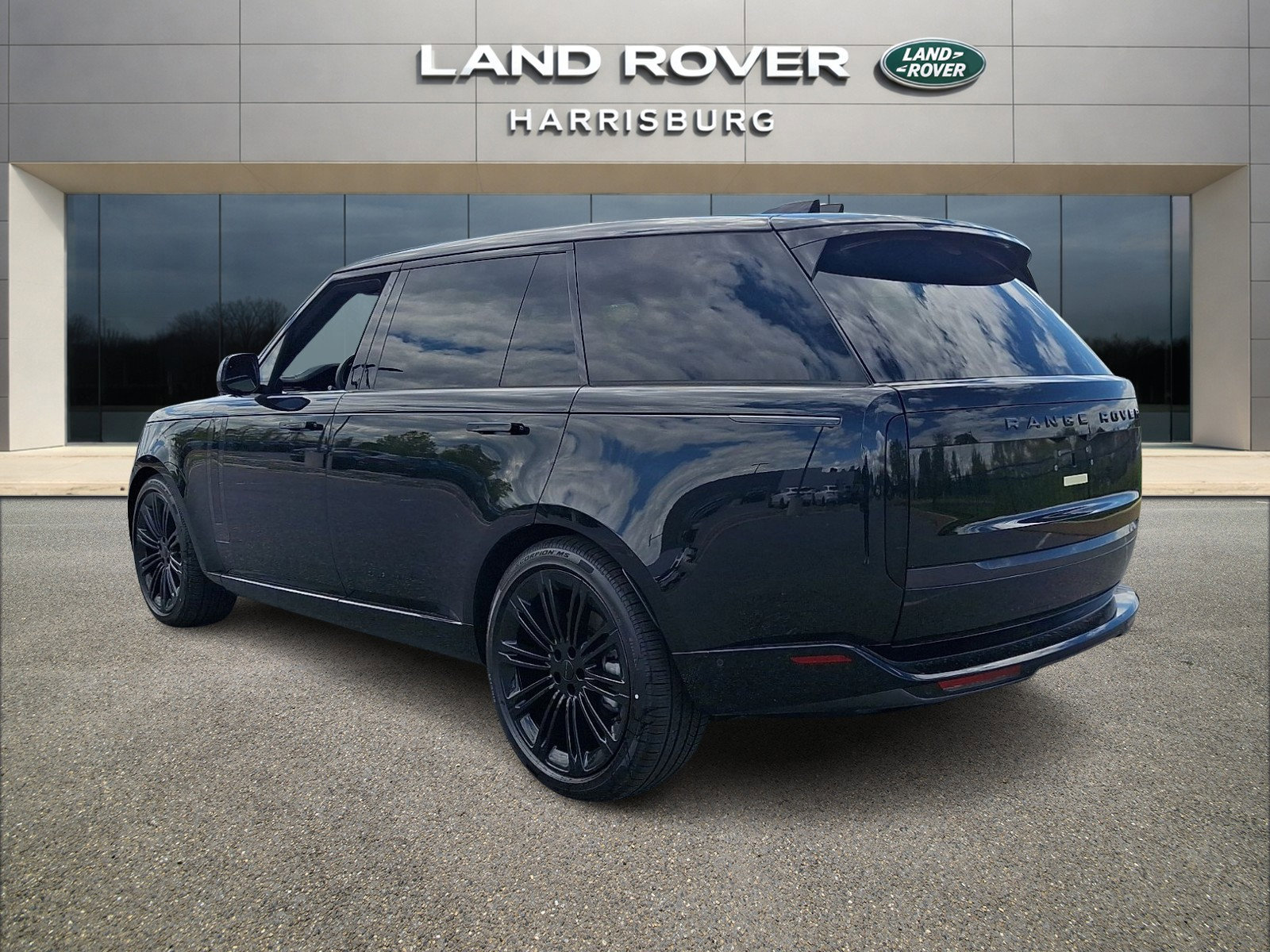 New 2026 Land Rover Range Rover Long Wheelbase SE AWD/4WD image 2