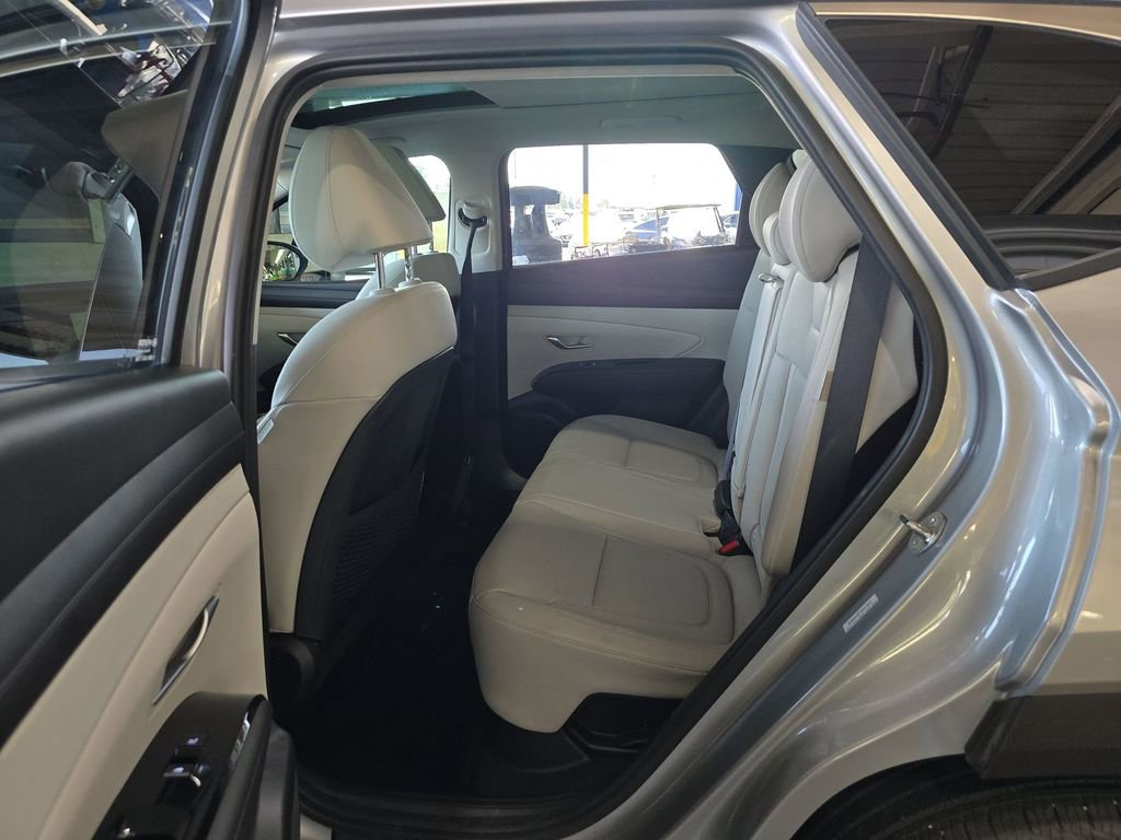 Used 2025 Hyundai Tucson Limited AWD/4WD image 11