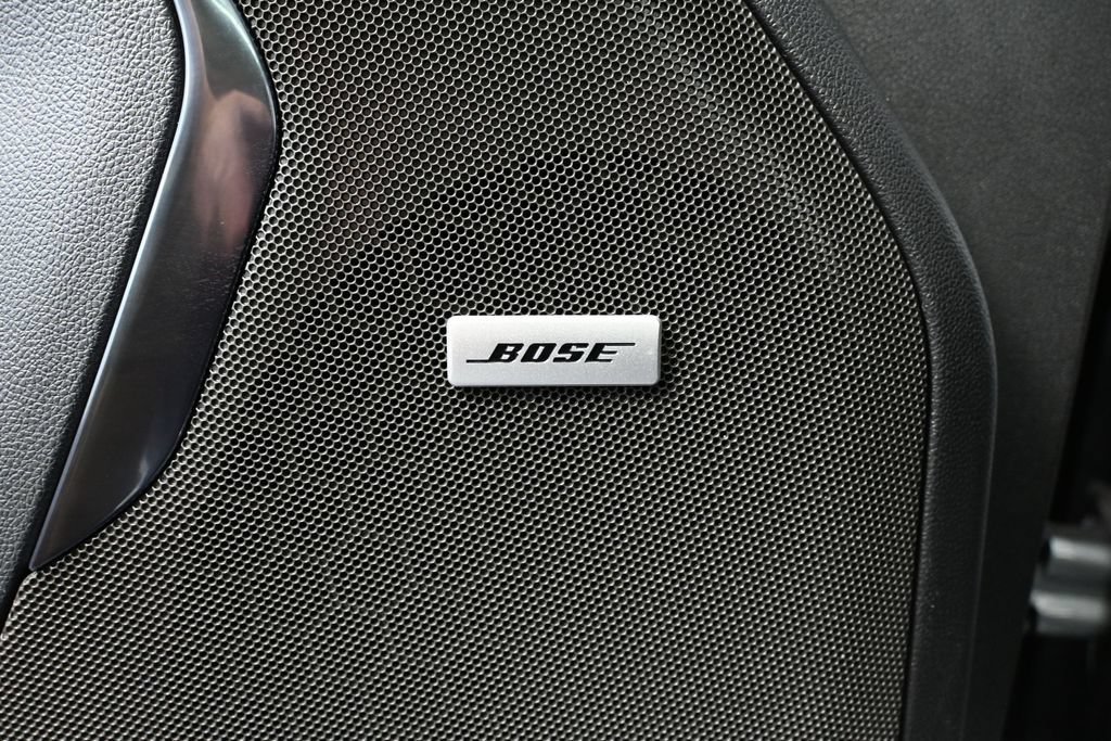 Used 2025 GMC Yukon AT4 AWD/4WD image 17
