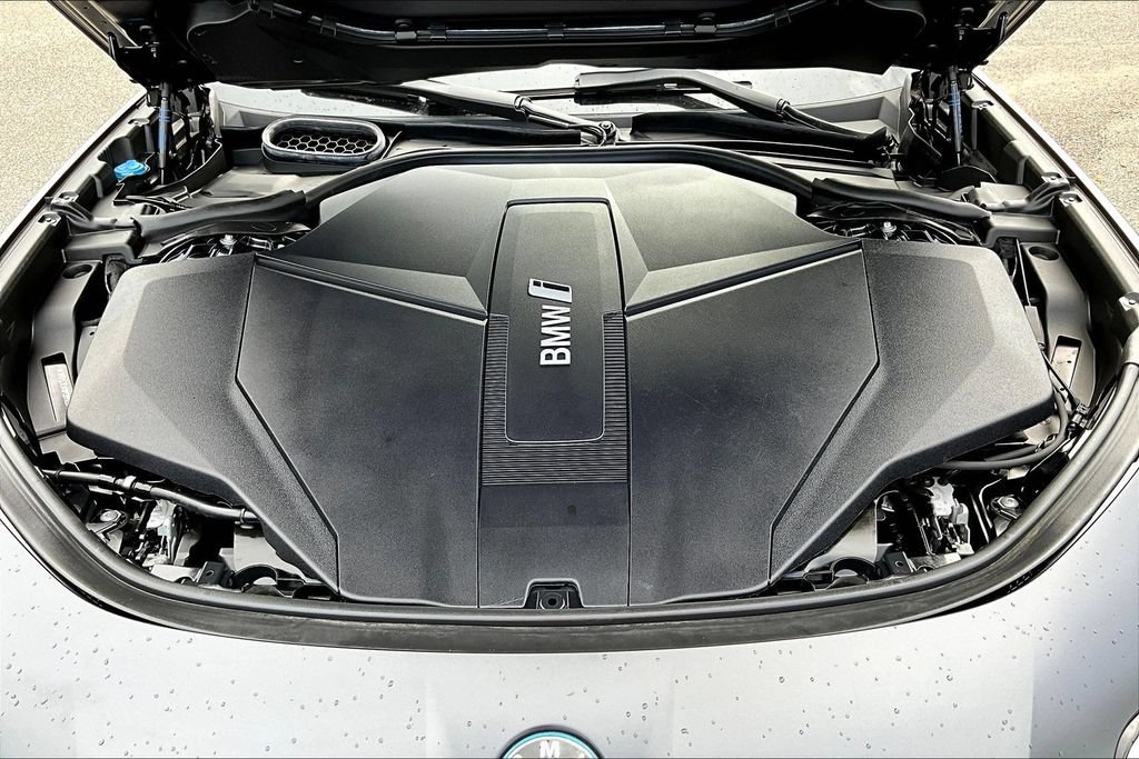 Used 2023 BMW i7 xDrive60 AWD/4WD image 30
