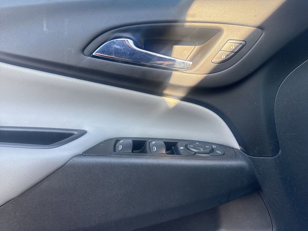 Used 2023 Chevrolet Equinox LS w/ LS Convenience Package image 8
