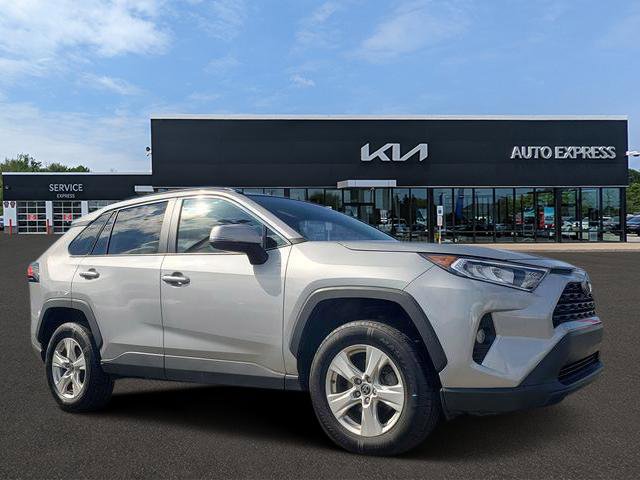 Used 2021 Toyota RAV4 XLE image 1