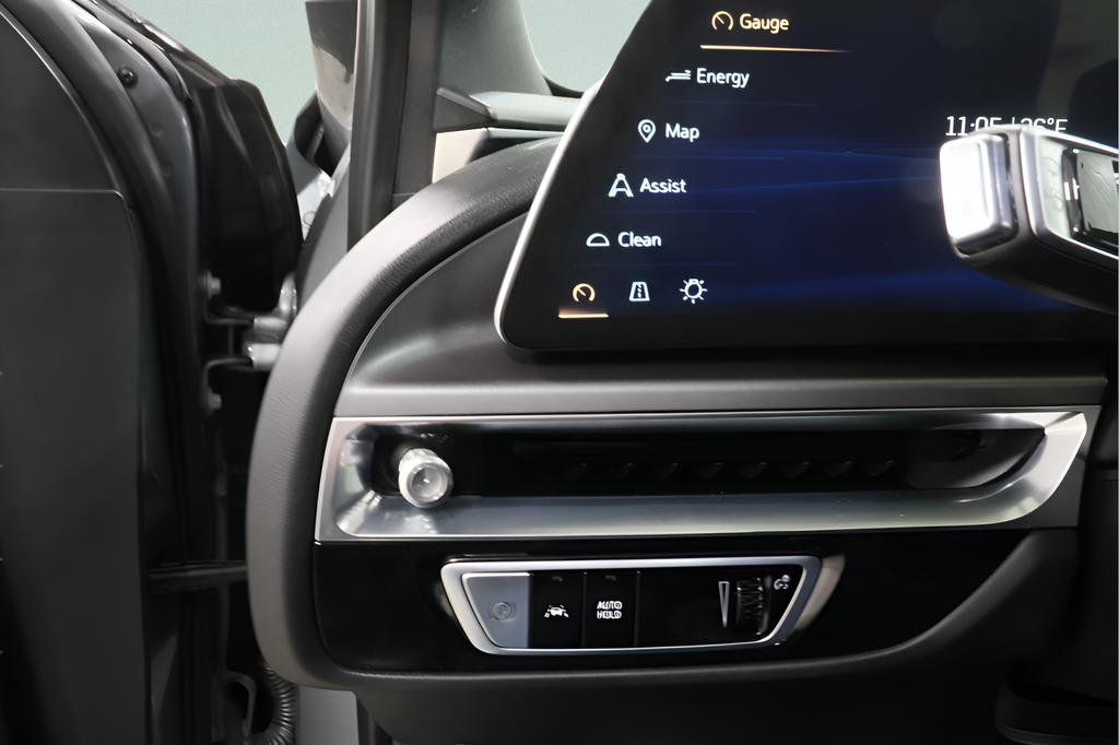 Used 2024 Cadillac Lyriq Tech image 14