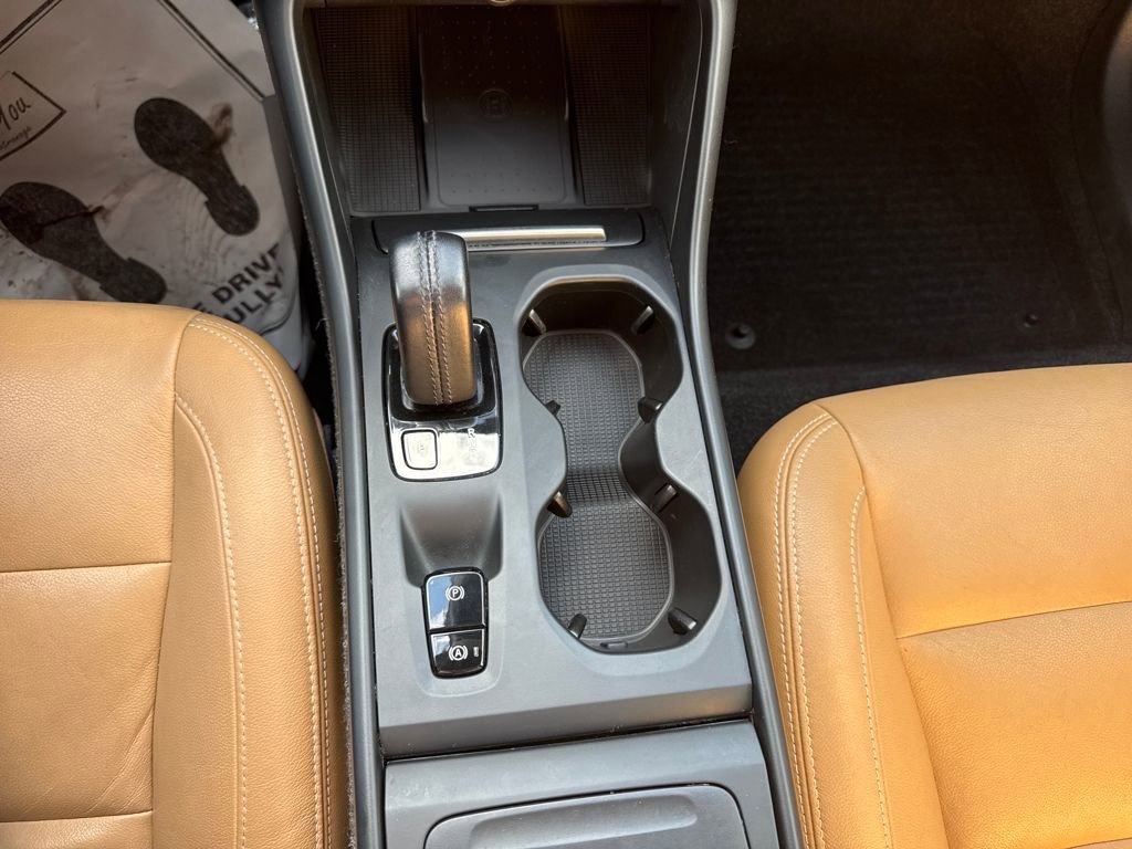 Used 2019 Volvo XC40 T5 Momentum image 21