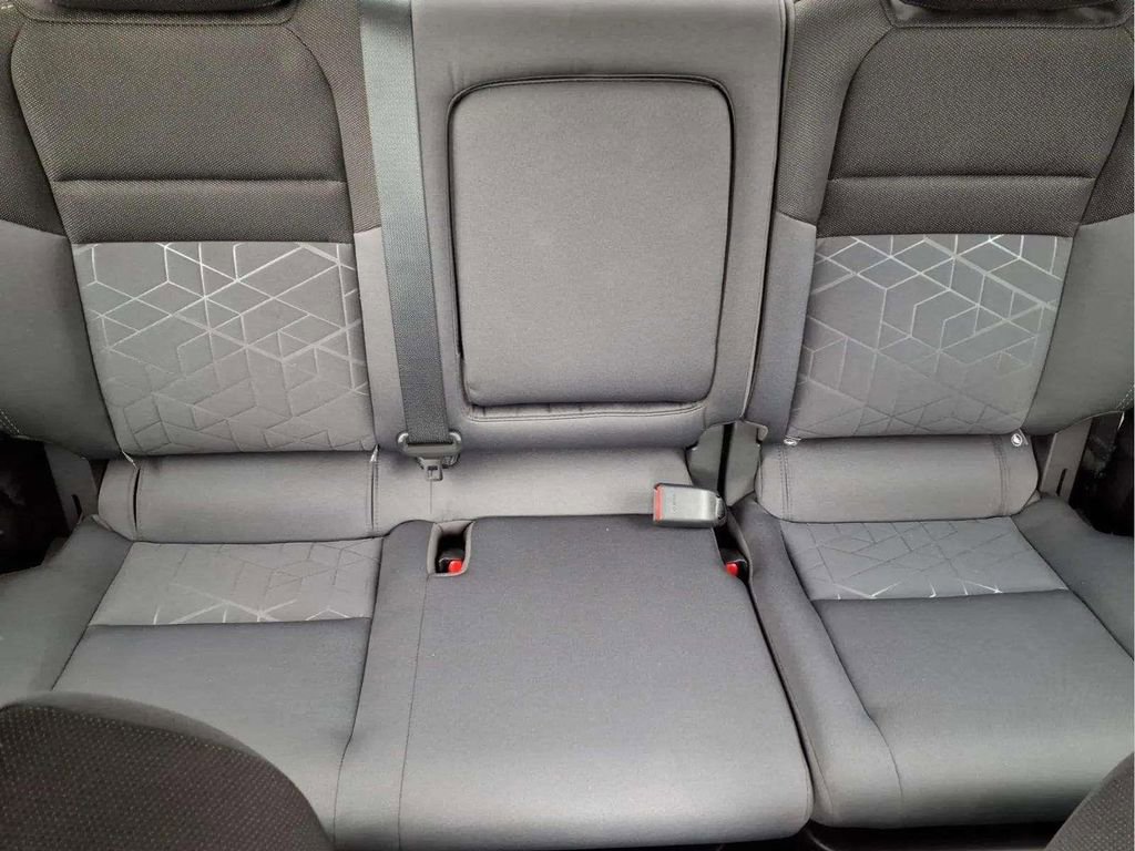 Used 2025 Nissan Frontier SV image 17