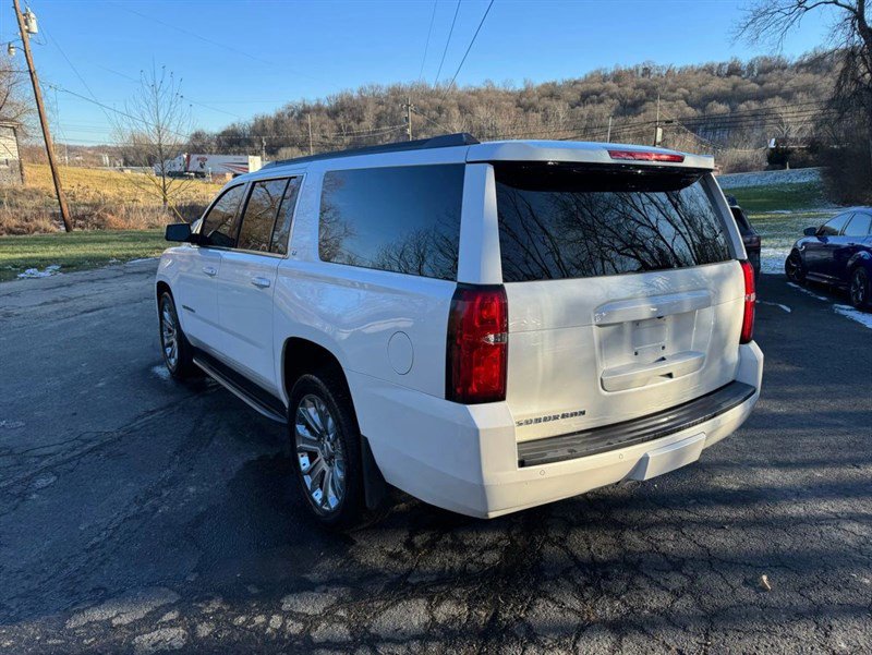 Used 2016 Chevrolet Suburban LT image 6
