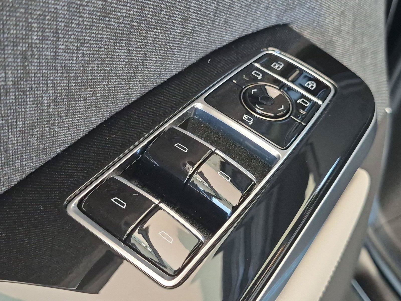 New 2026 Cadillac Escalade Platinum Sport w/ LPO, ONYX Package AWD/4WD image 17