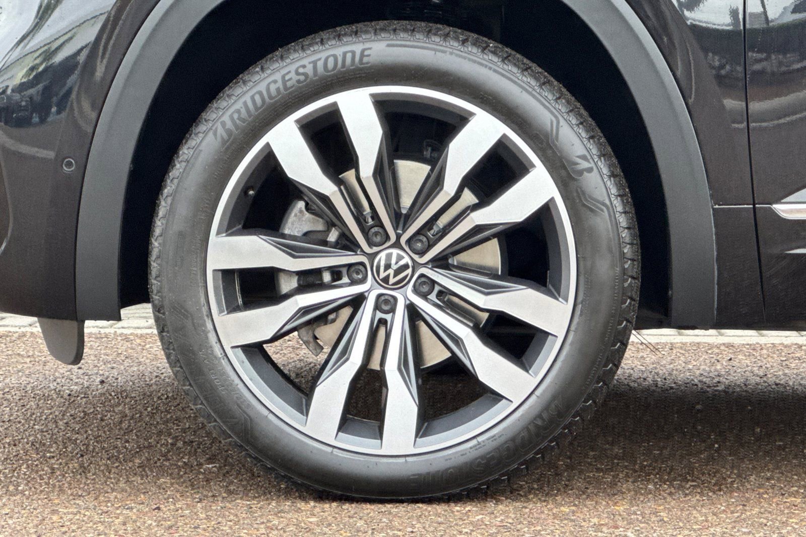 Used 2020 Volkswagen Atlas Cross Sport SEL Premium R-Line image 26