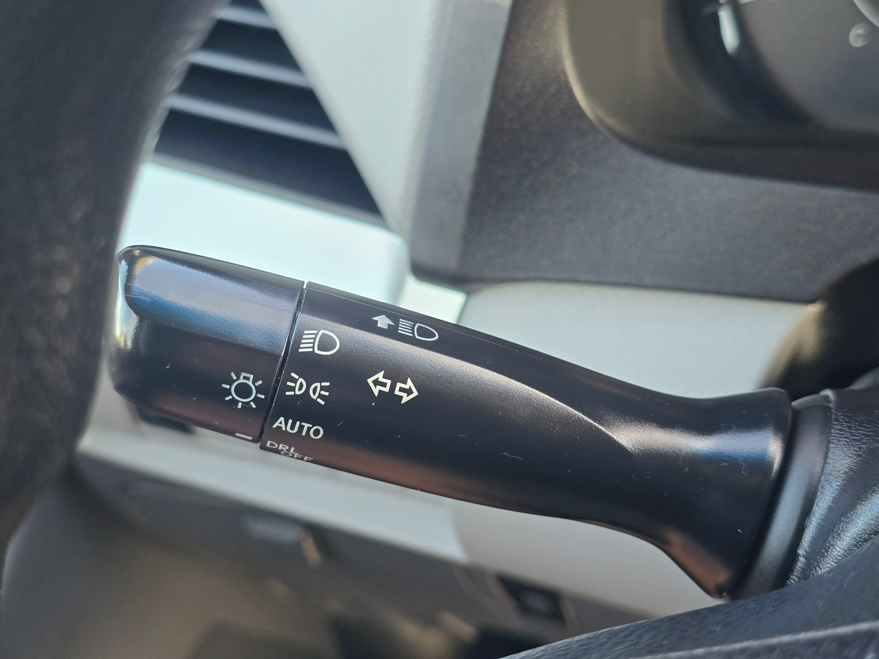 Used 2017 Toyota Sienna LE FWD image 38