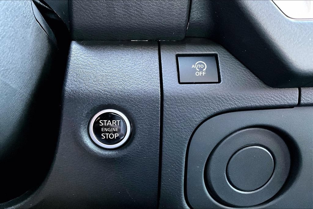 Used 2025 Nissan Frontier SV RWD image 14