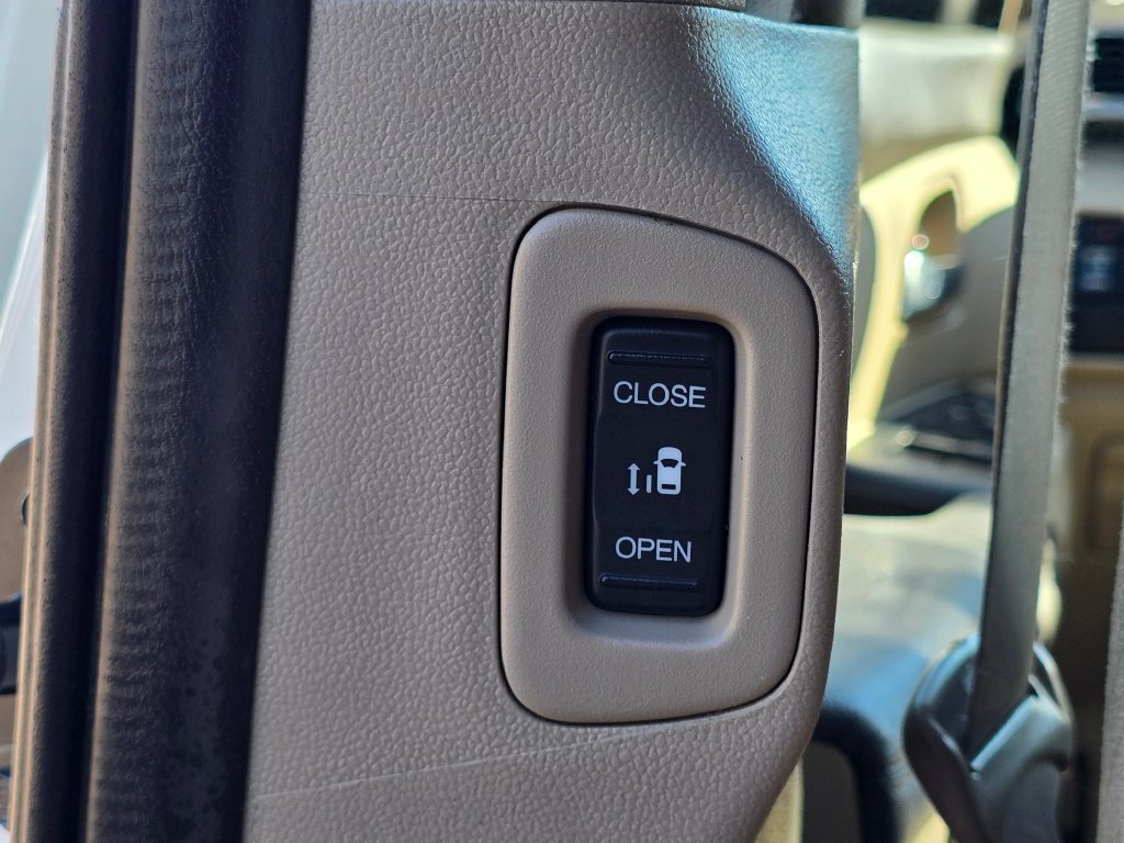 Used 2016 Honda Odyssey SE image 17