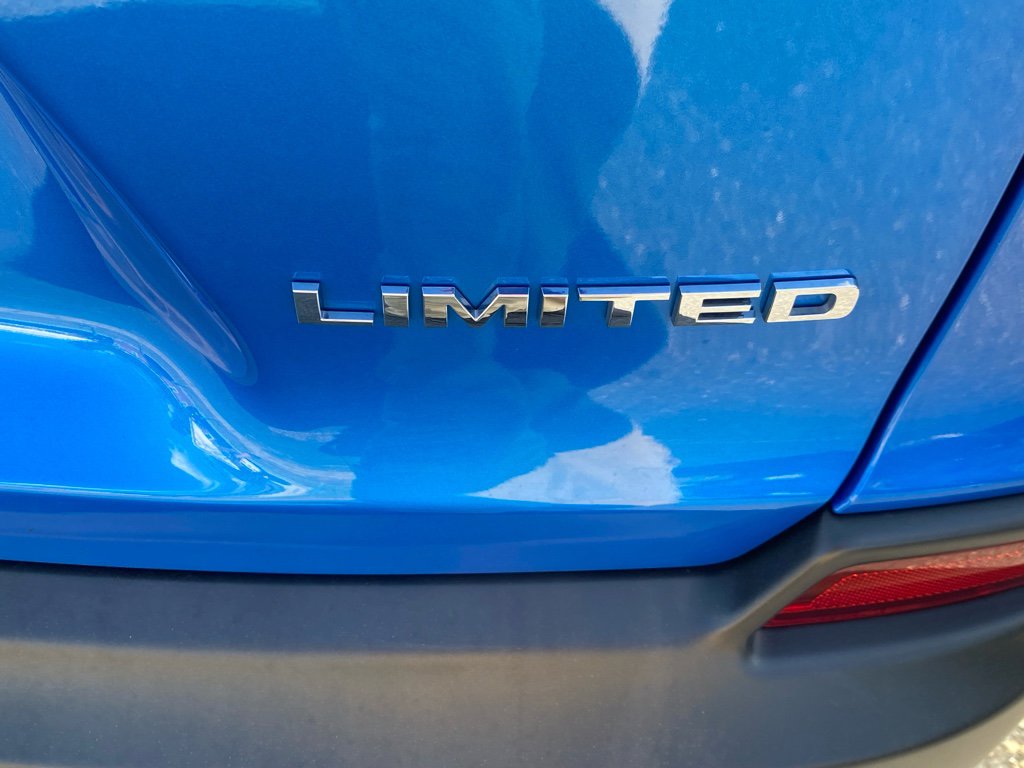 Used 2022 Jeep Cherokee Limited w/ Mopar Interior Package image 12