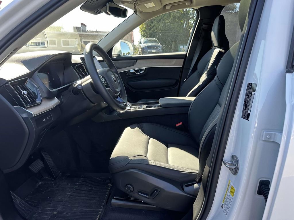 Certified 2025 Volvo XC90 T8 Plus w/ Protection Package Premier AWD/4WD image 15