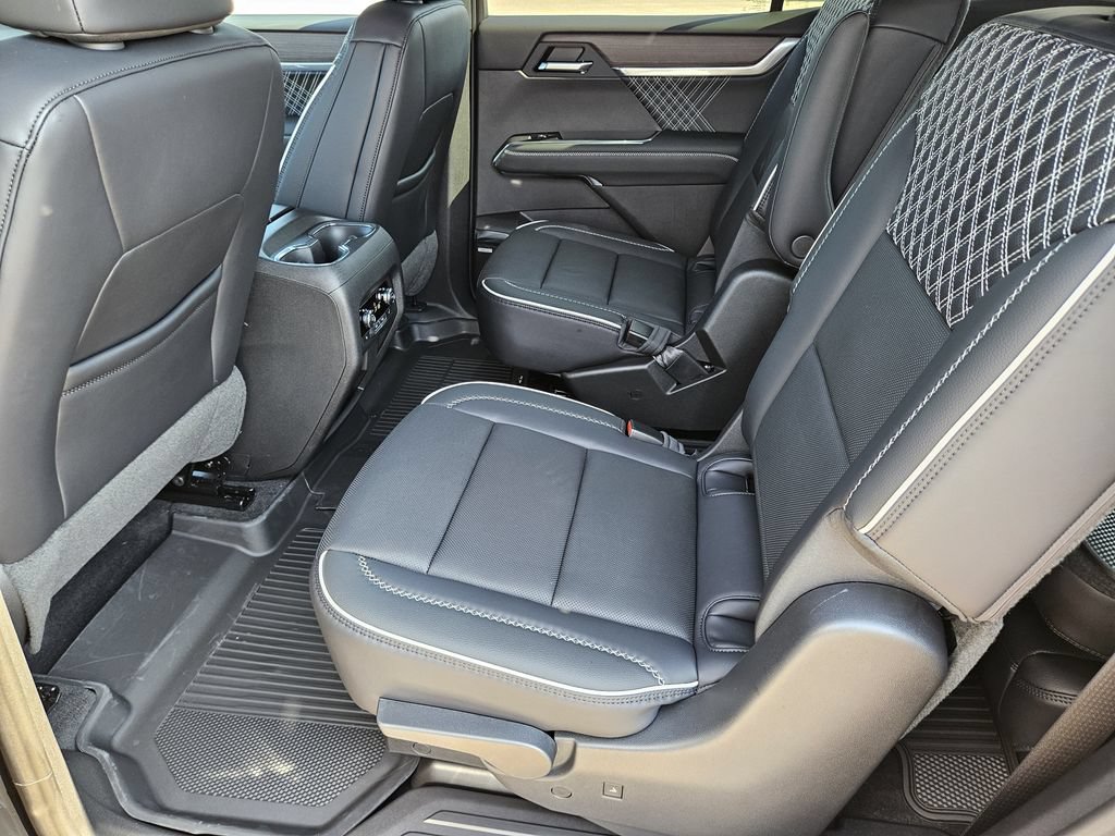 New 2026 GMC Acadia Denali w/ Super Cruise Package FWD image 13