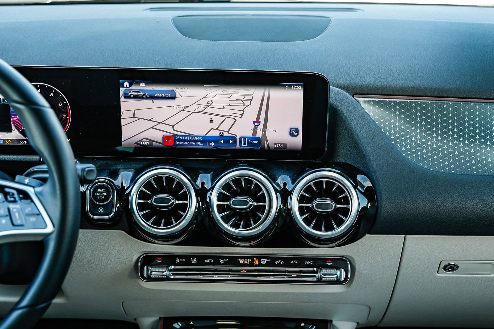 Certified 2025 Mercedes-Benz GLA 250 4MATIC image 8