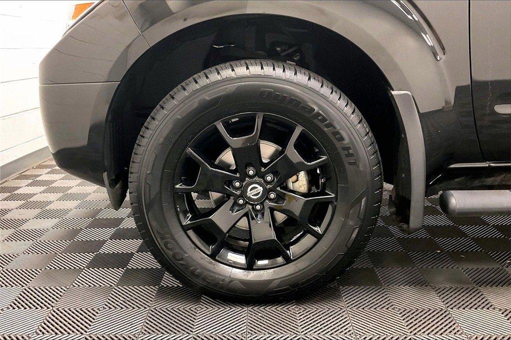 Certified 2020 Nissan Frontier SV w/ Midnight Edition Floor Mats image 8