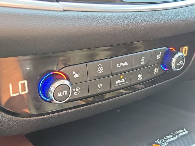 Used 2018 Buick Enclave Avenir w/ Avenir Technology Package AWD/4WD image 20