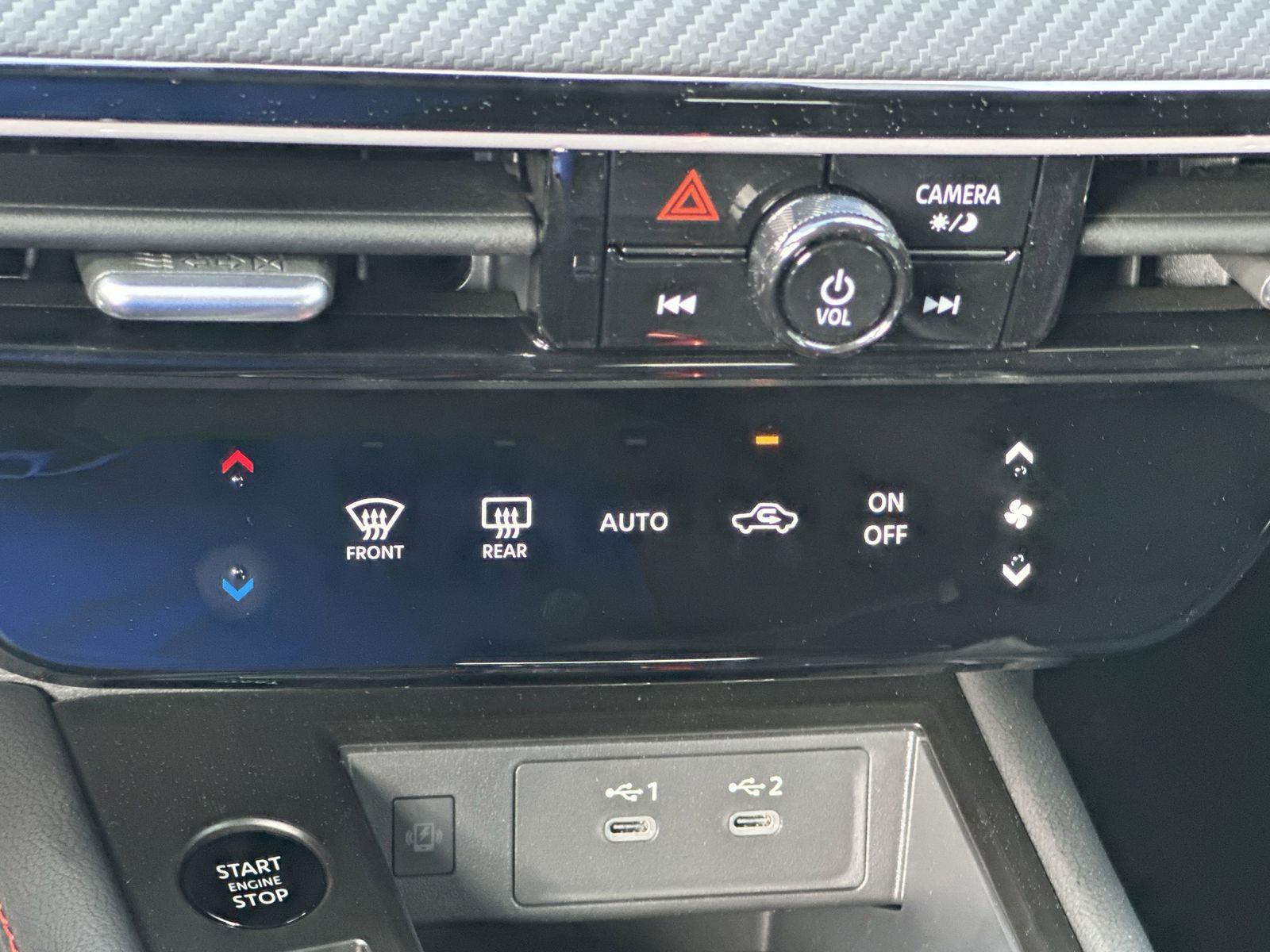 New 2025 Nissan Kicks SR image 7