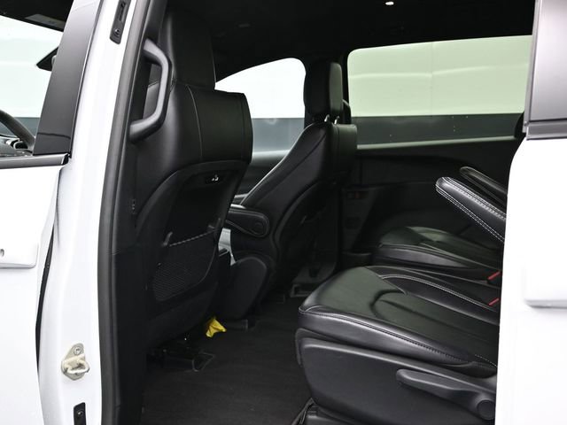Certified 2024 Chrysler Pacifica Select image 21