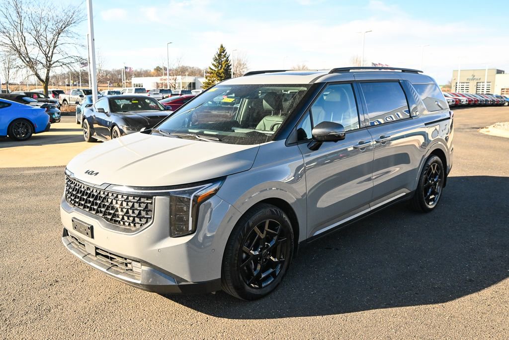 Used 2025 Kia Carnival SX Prestige image 9