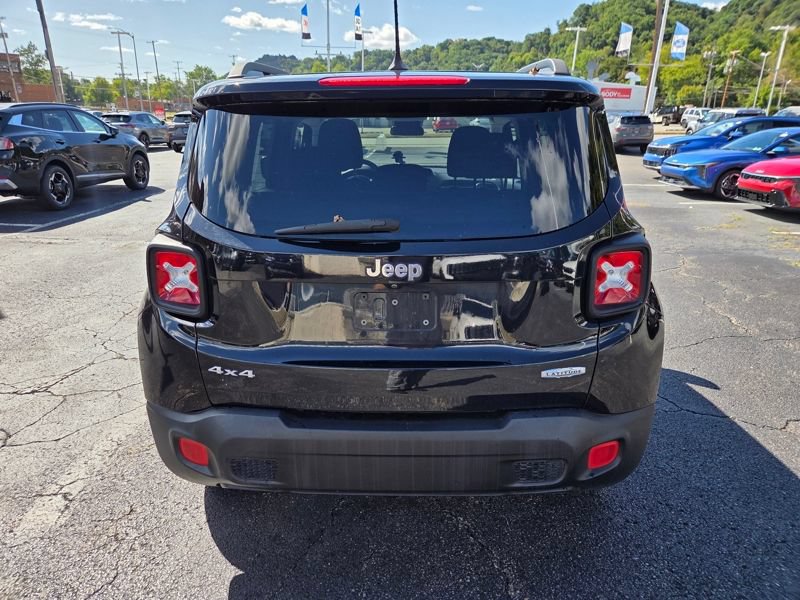 Used 2017 Jeep Renegade Latitude AWD/4WD image 6