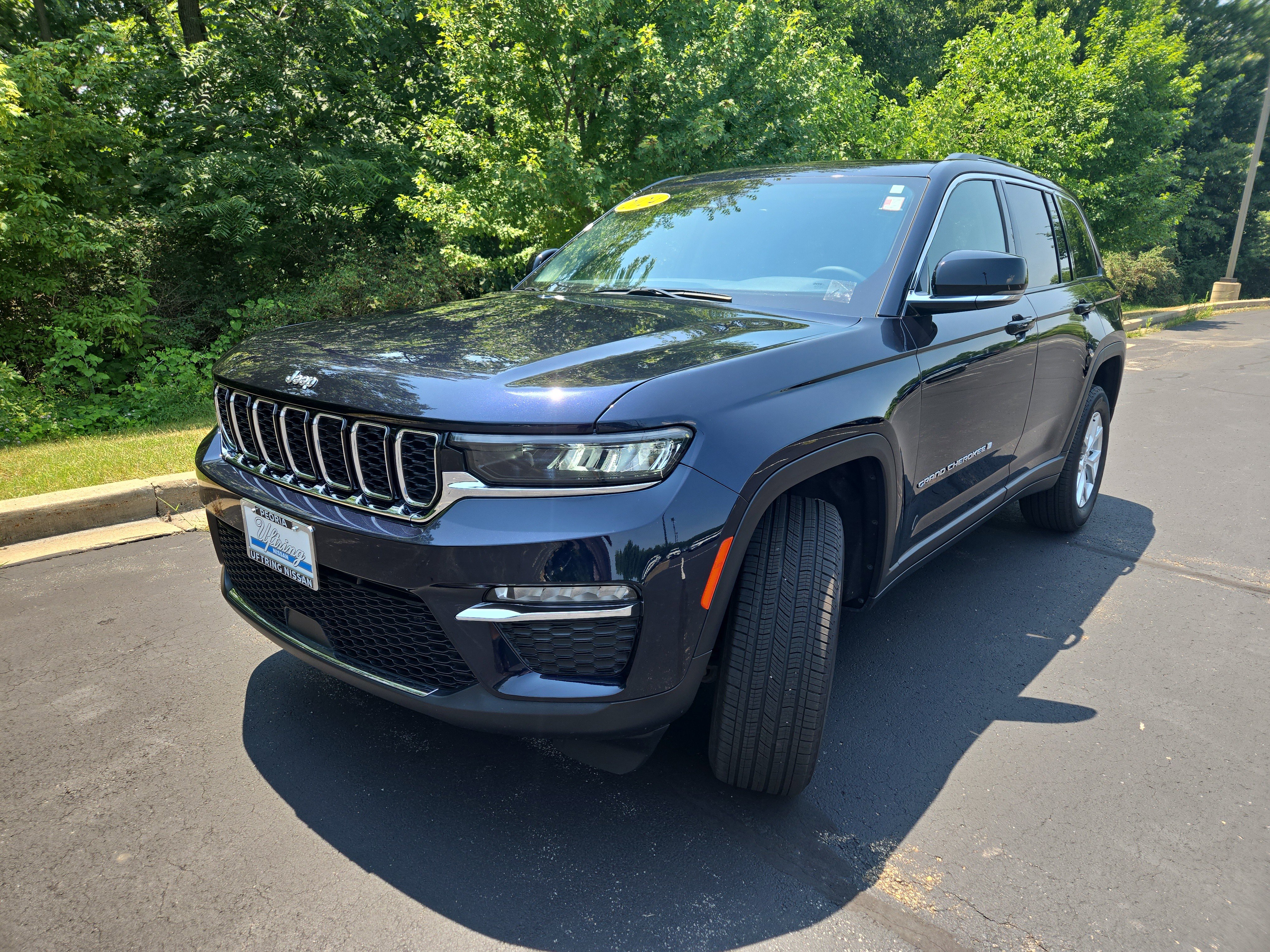 Used 2024 Jeep Grand Cherokee Limited image 4