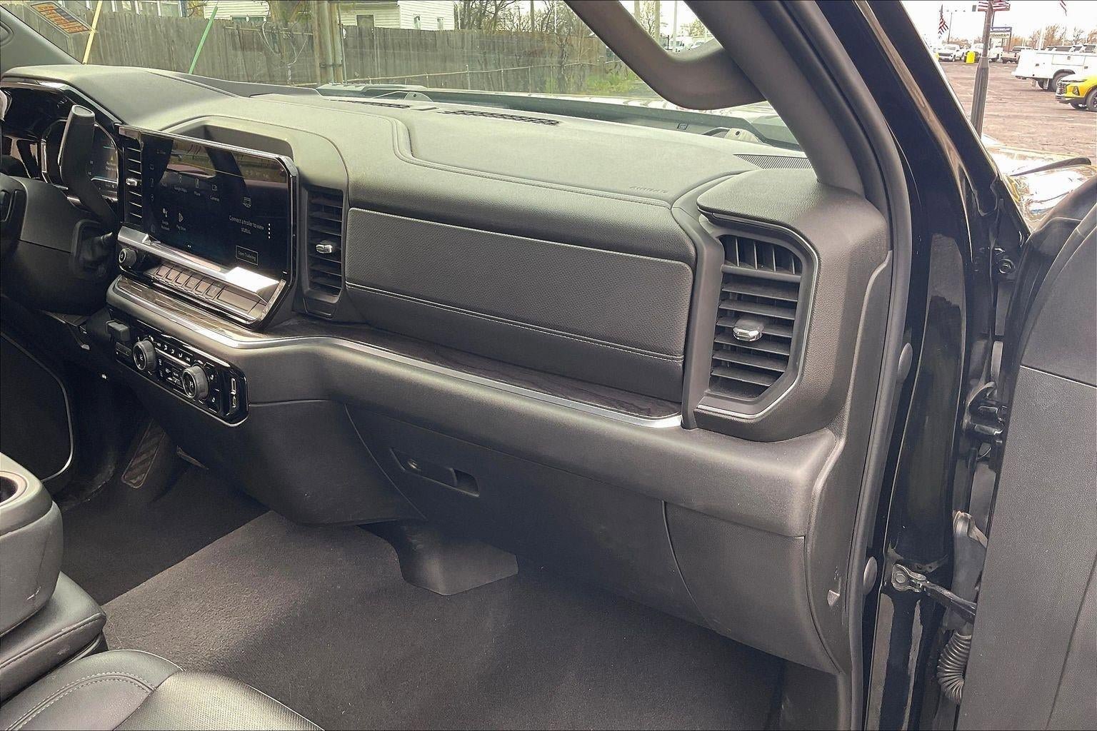 Used 2024 Chevrolet Silverado 2500 LTZ AWD/4WD image 17