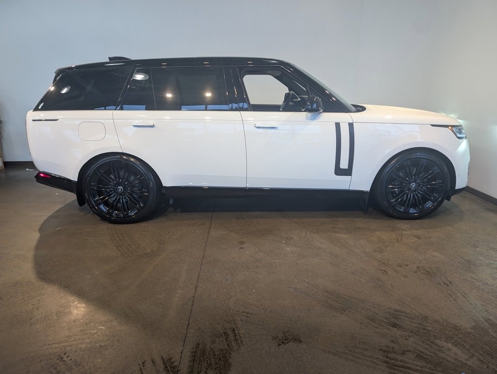 Used 2025 Land Rover Range Rover Long Wheelbase SE image 7