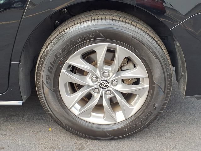 Certified 2026 Toyota Sienna XLE FWD image 7